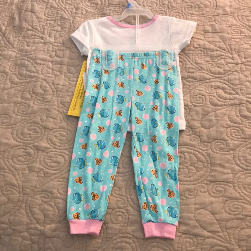📌SOLD -New 2 piece Disney Dory & Nemo pajama set - Picture 3 of 3